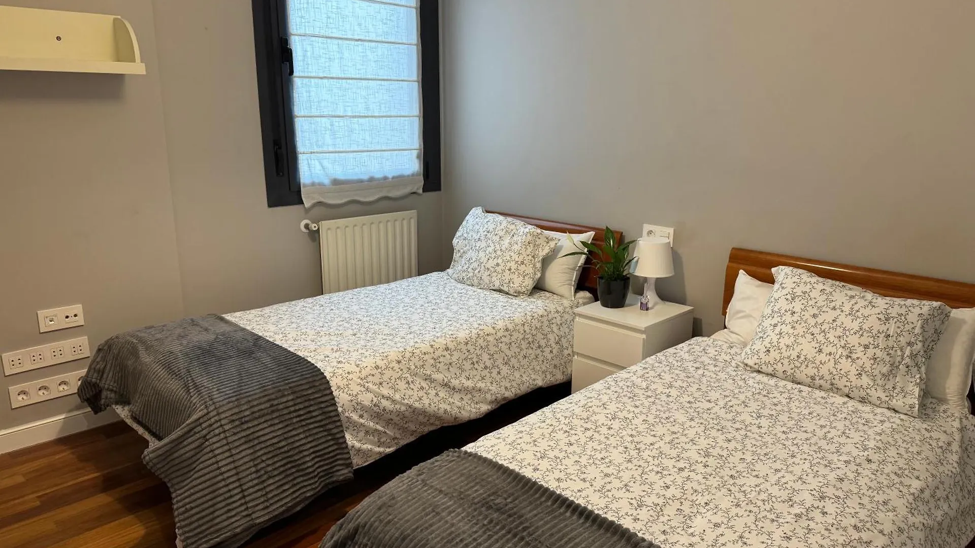 Sunny Apartment, Near Coast. Lejona Apartamento